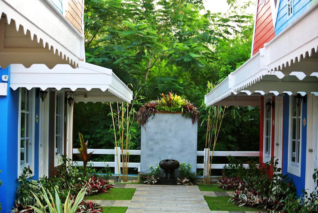 Color Ville Hotel SHA Certified Sakon Nakhon Esterno foto