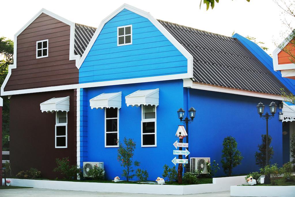 Color Ville Hotel SHA Certified Sakon Nakhon Esterno foto