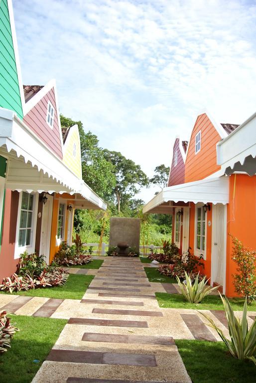 Color Ville Hotel SHA Certified Sakon Nakhon Esterno foto