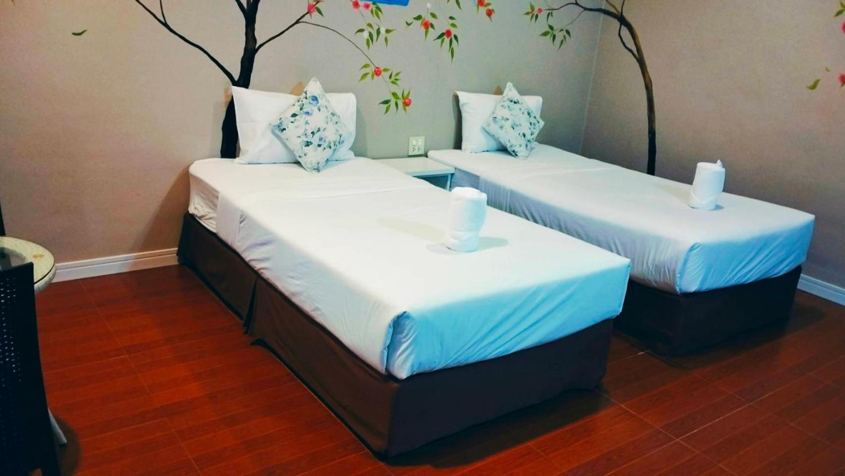 Color Ville Hotel SHA Certified Sakon Nakhon Esterno foto