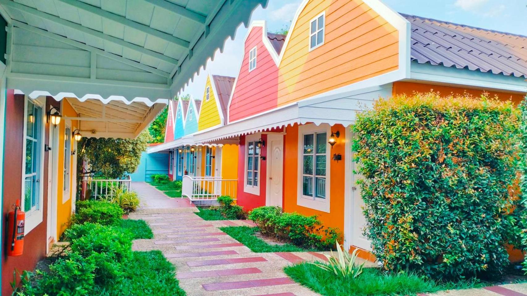 Color Ville Hotel SHA Certified Sakon Nakhon Esterno foto