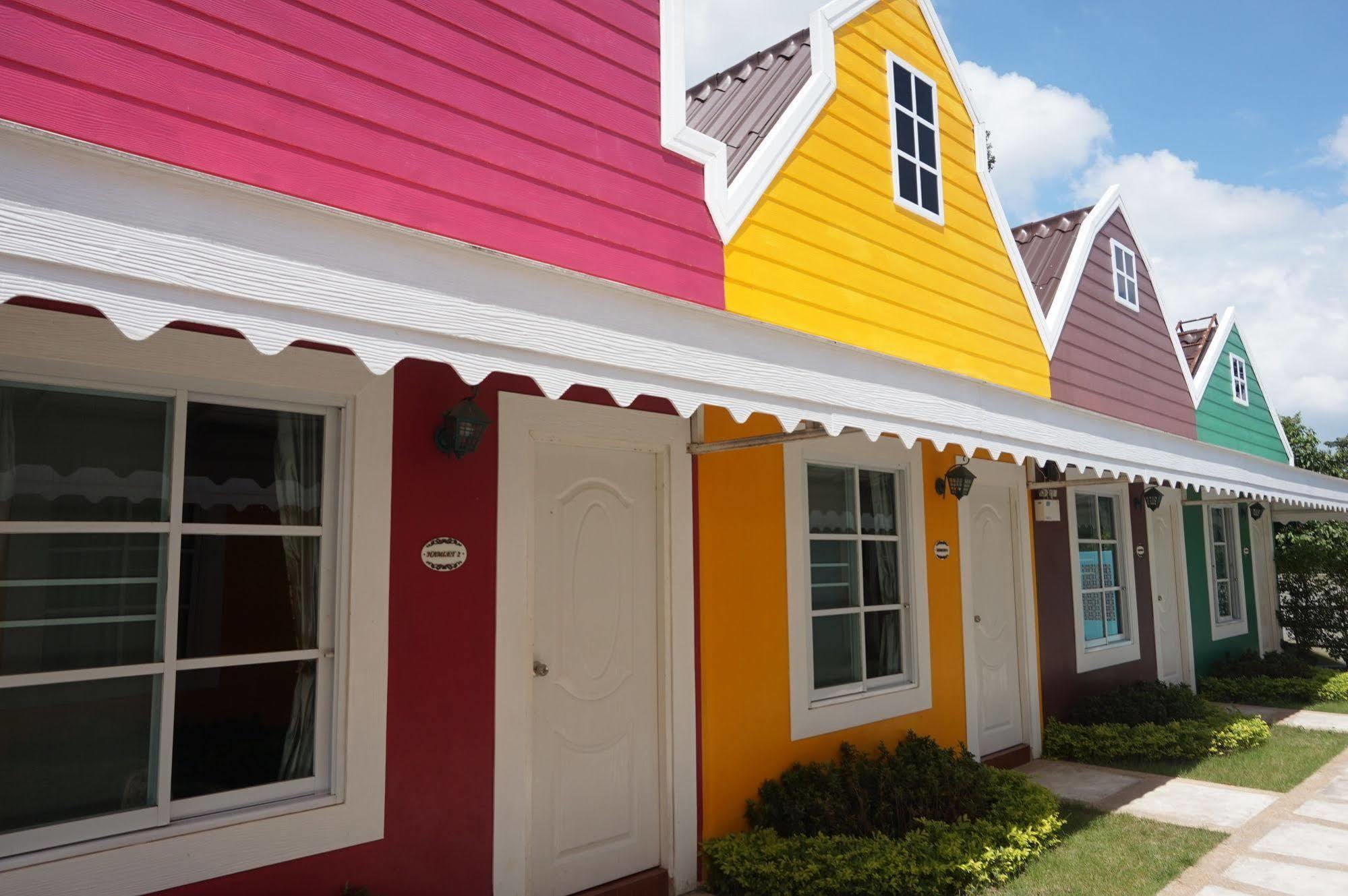 Color Ville Hotel SHA Certified Sakon Nakhon Esterno foto