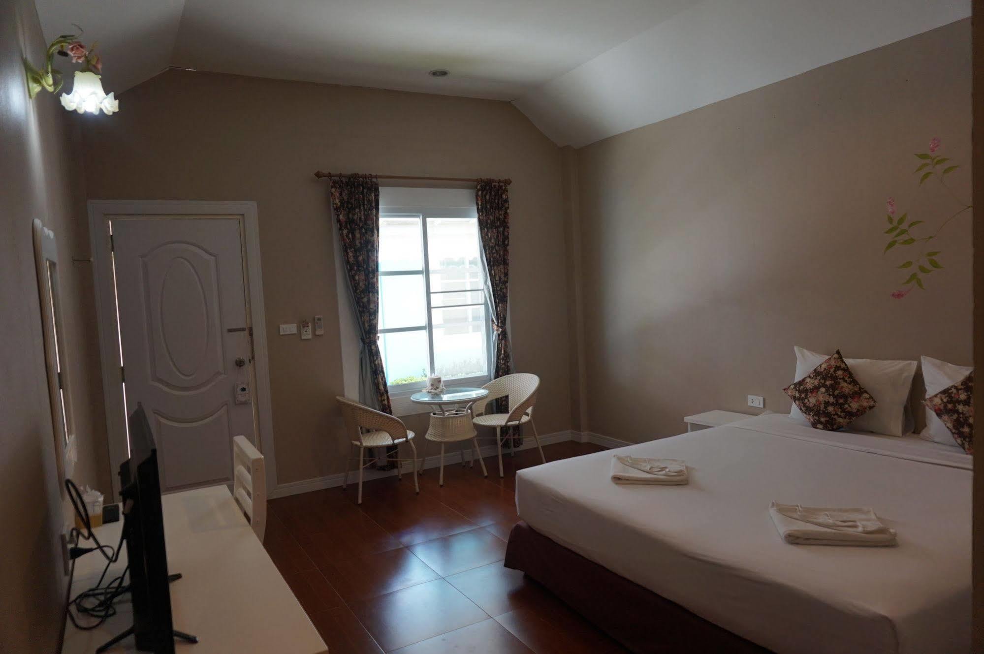 Color Ville Hotel SHA Certified Sakon Nakhon Esterno foto