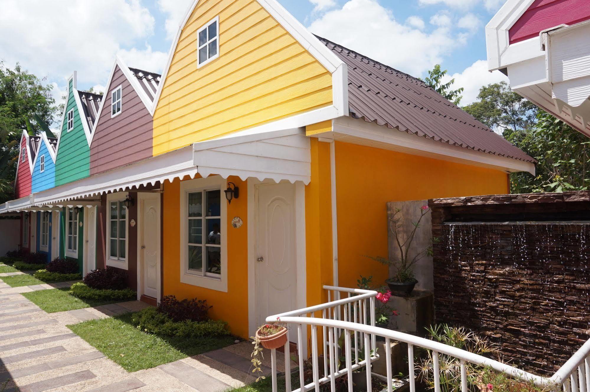 Color Ville Hotel SHA Certified Sakon Nakhon Esterno foto