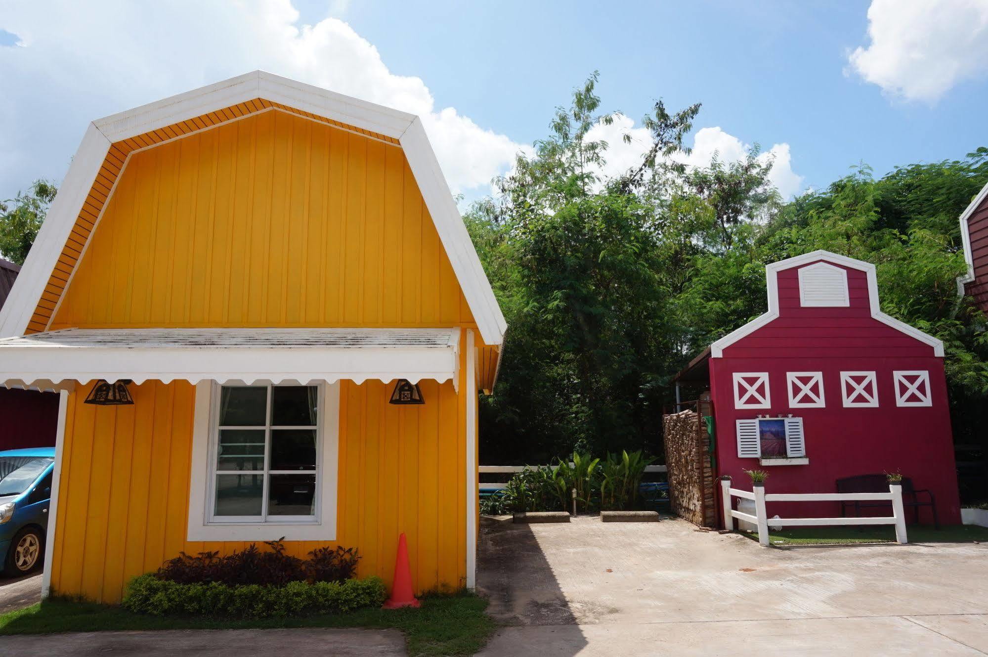 Color Ville Hotel SHA Certified Sakon Nakhon Esterno foto