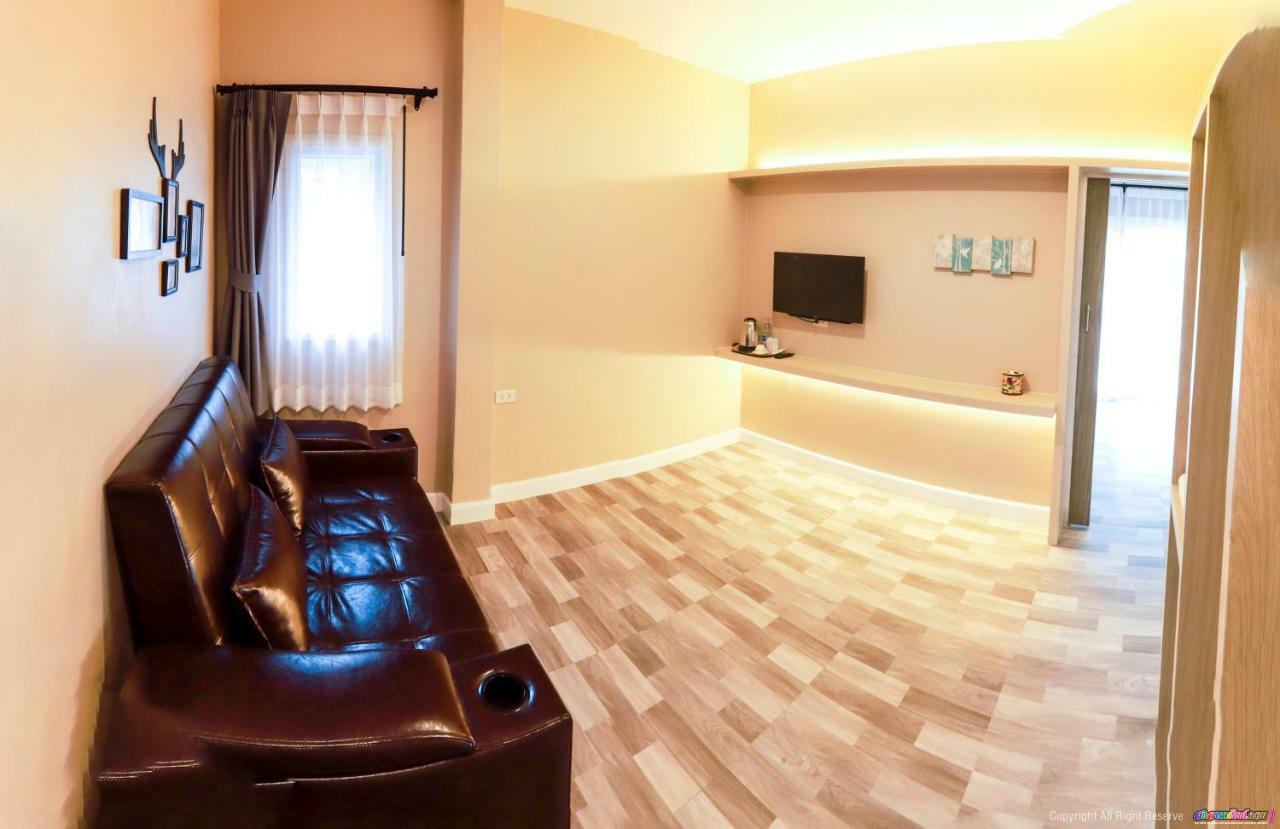 Color Ville Hotel SHA Certified Sakon Nakhon Esterno foto